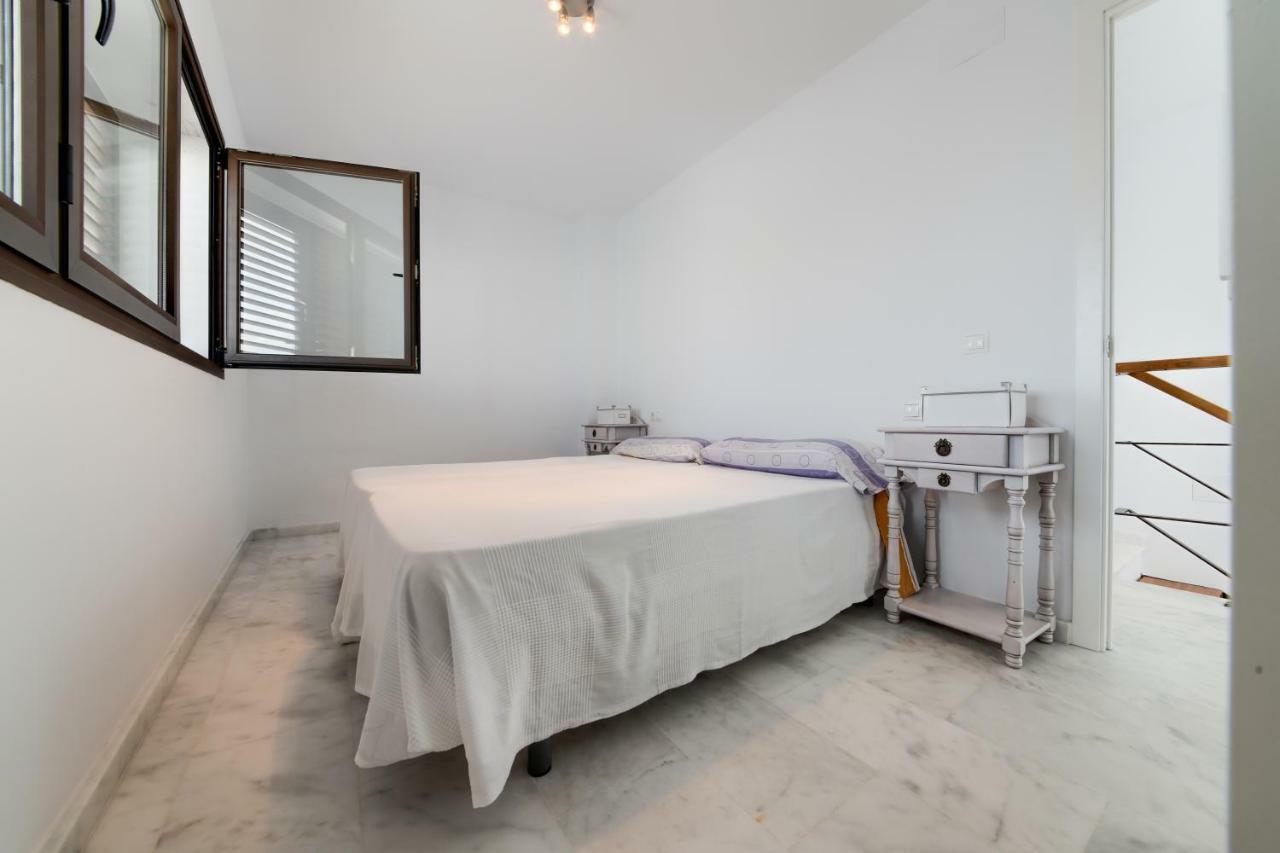 Apartamentos Villas Flamenco Rentals コニル・デ・ラ・フロンテラ エクステリア 写真