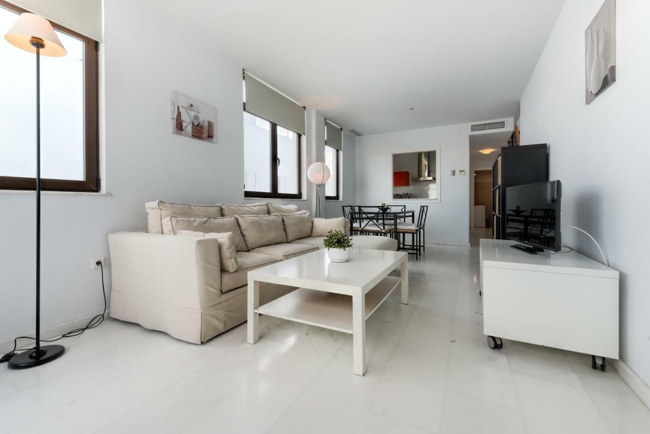 Apartamentos Villas Flamenco Rentals コニル・デ・ラ・フロンテラ エクステリア 写真